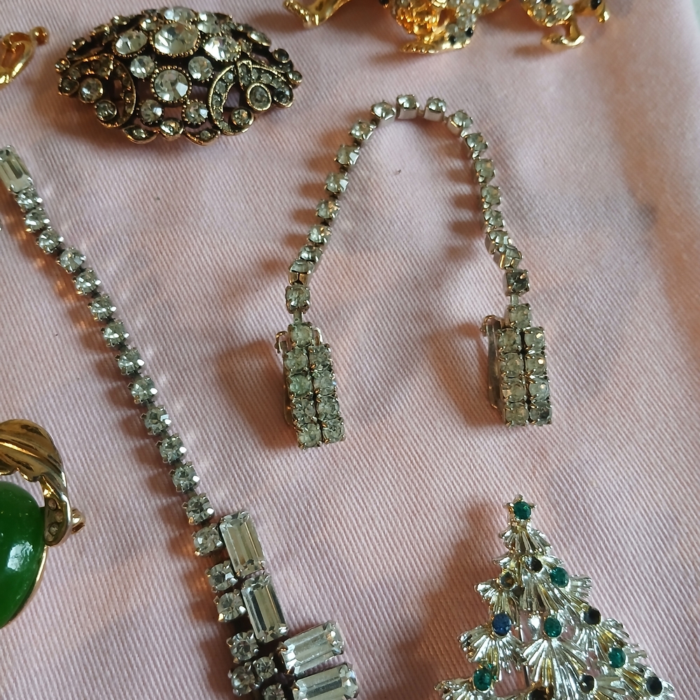 Lot Of Vintage Sparkly Jewelry - Picture 5 of 6